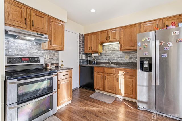 29 Exeter Court, Franklin, NJ 08873