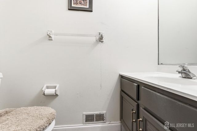 29 Exeter Court, Franklin, NJ 08873