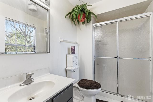 29 Exeter Court, Franklin, NJ 08873