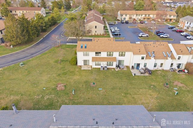 29 Exeter Court, Franklin, NJ 08873