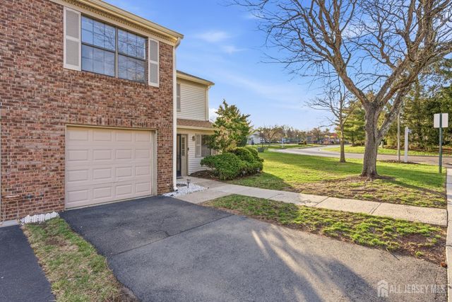 29 Exeter Court, Franklin, NJ 08873