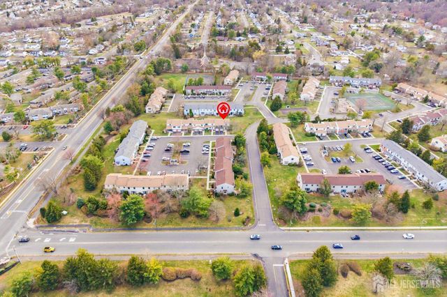 29 Exeter Court, Franklin, NJ 08873