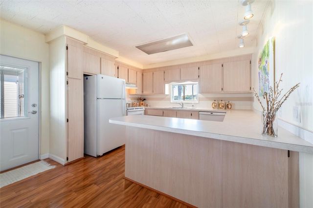 10011 110TH PLACE 246, Largo, FL 33773