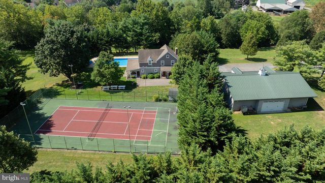 914 MEADOWBREEZE, Lancaster, PA 17601