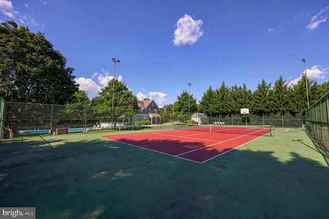 914 MEADOWBREEZE, Lancaster, PA 17601