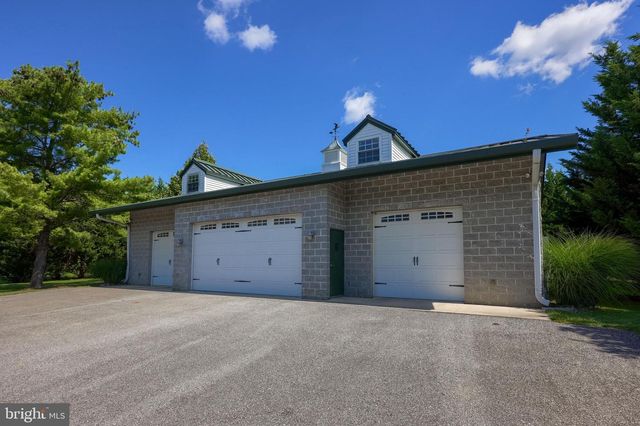 914 MEADOWBREEZE, Lancaster, PA 17601