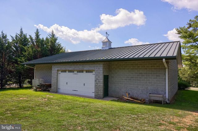 914 MEADOWBREEZE, Lancaster, PA 17601