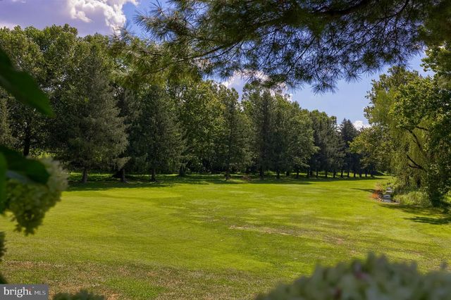 914 MEADOWBREEZE, Lancaster, PA 17601