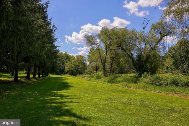 914 MEADOWBREEZE, Lancaster, PA 17601