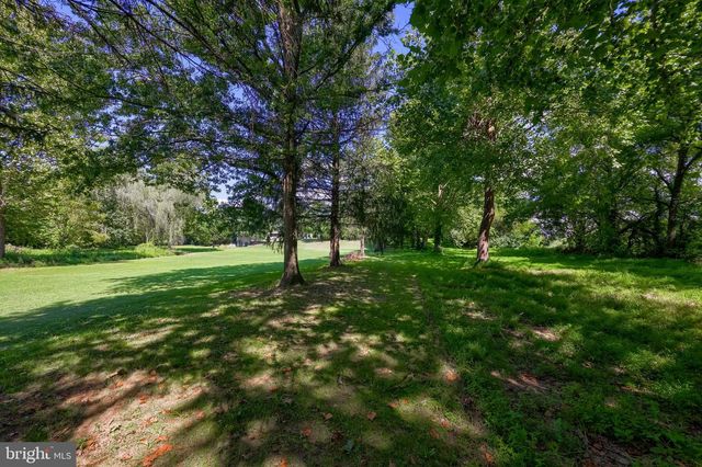 914 MEADOWBREEZE, Lancaster, PA 17601