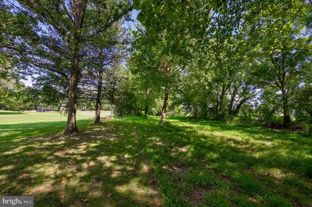 914 MEADOWBREEZE, Lancaster, PA 17601