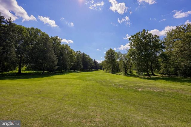 914 MEADOWBREEZE, Lancaster, PA 17601