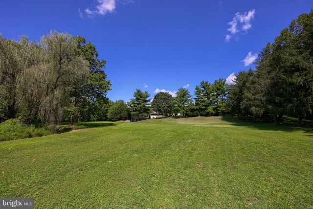 914 MEADOWBREEZE, Lancaster, PA 17601