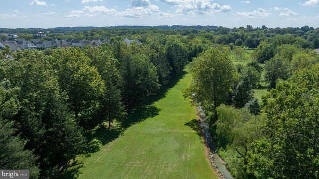 914 MEADOWBREEZE, Lancaster, PA 17601