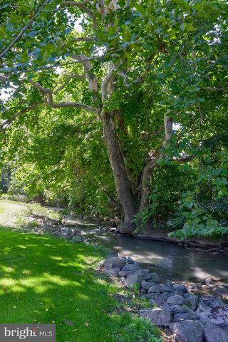 914 MEADOWBREEZE, Lancaster, PA 17601