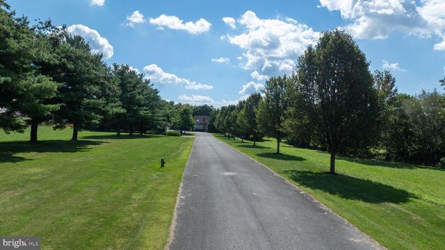 914 MEADOWBREEZE, Lancaster, PA 17601