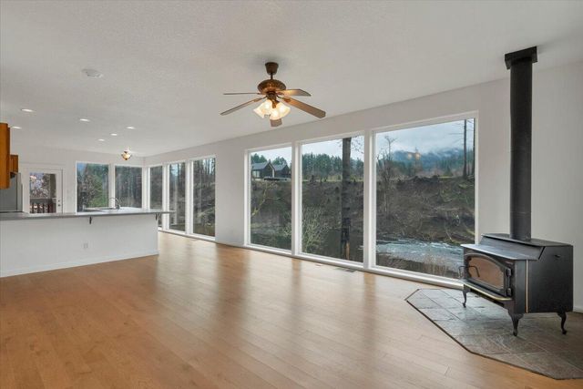 33910 Railroad Avenue, Gates, OR 97346