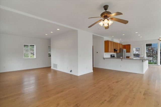 33910 Railroad Avenue, Gates, OR 97346