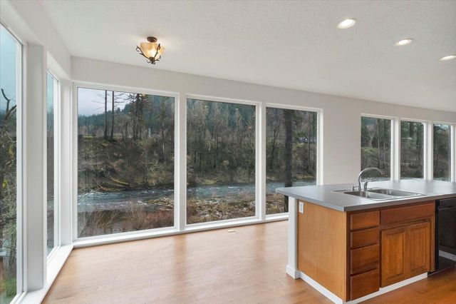 33910 Railroad Avenue, Gates, OR 97346