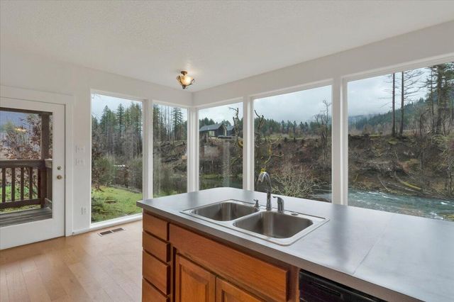 33910 Railroad Avenue, Gates, OR 97346