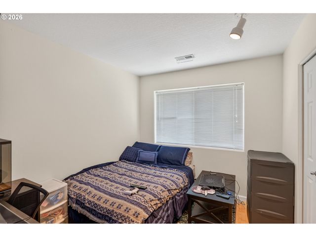 10813 Sw CANTERBURY Ln 104, Tigard, OR 97224