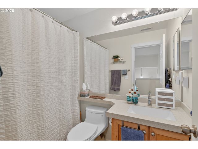 10813 Sw CANTERBURY Ln 104, Tigard, OR 97224