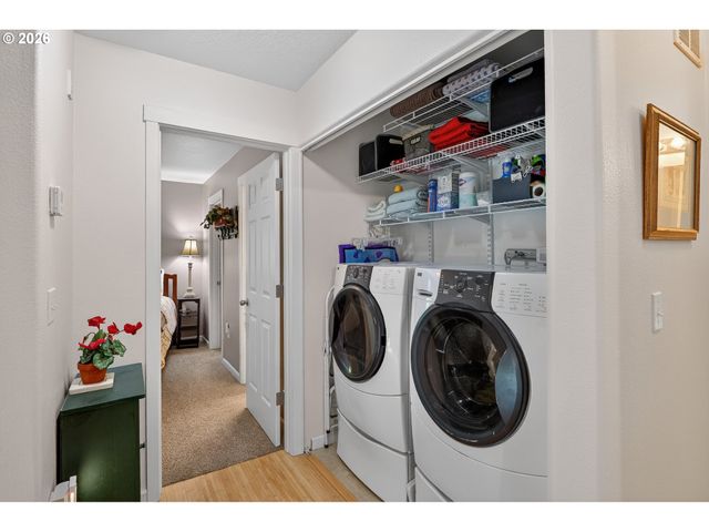 10813 Sw CANTERBURY Ln 104, Tigard, OR 97224