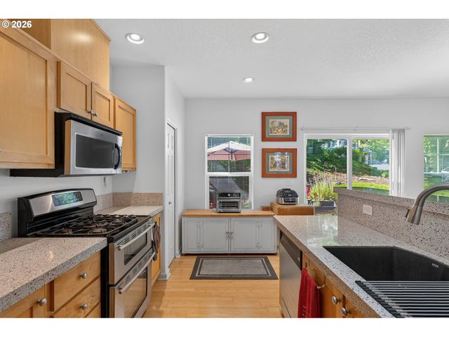 10813 Sw CANTERBURY Ln 104, Tigard, OR 97224