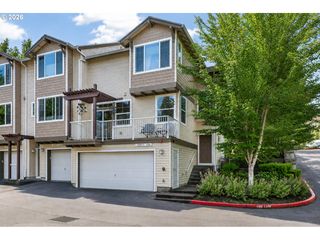 10813 Sw CANTERBURY Ln 104, Tigard, OR 97224