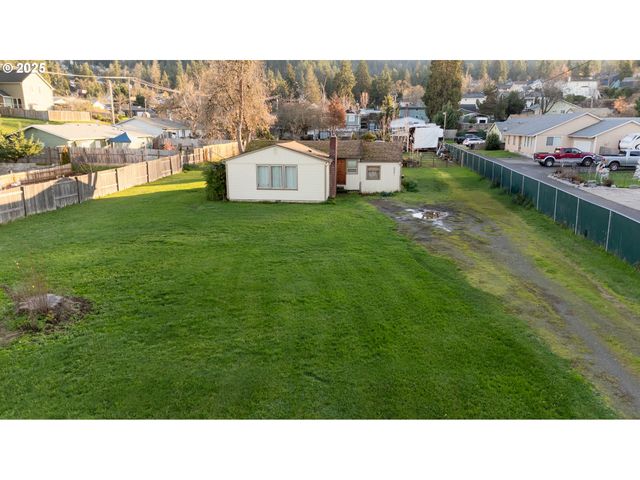 6981 MAIN St, Springfield, OR 97477