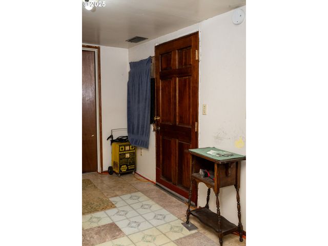 6981 MAIN St, Springfield, OR 97477