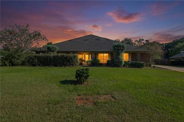 10715 Hunters Court E, Mobile, AL 36695