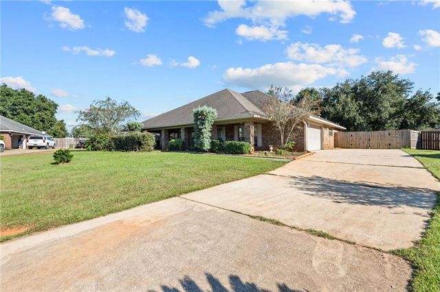 10715 Hunters Court E, Mobile, AL 36695