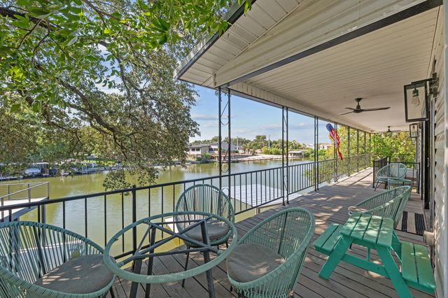 1517 County Road 132a RD, Kingsland, TX 78639