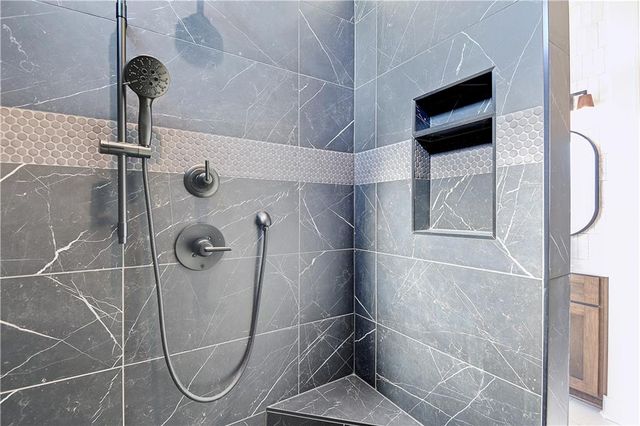 22093 W 94th Terrace, Lenexa, KS 66220