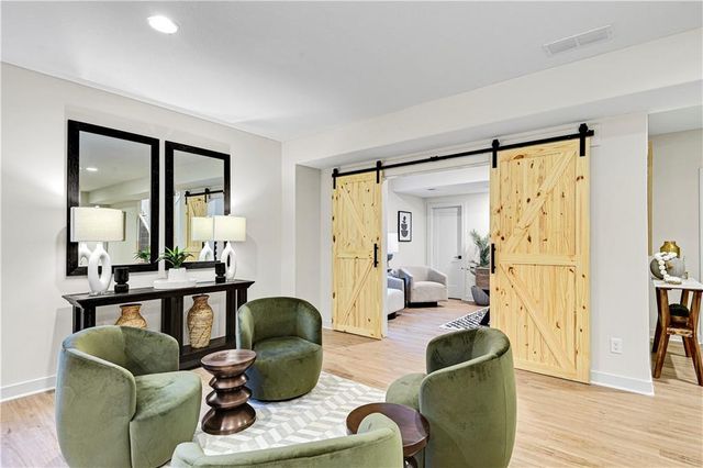 22093 W 94th Terrace, Lenexa, KS 66220