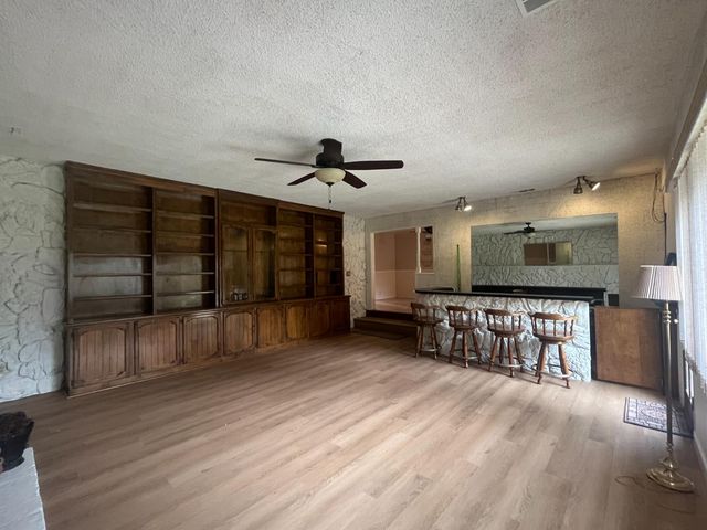 15735 Redondo Dr, Tracy, CA 95304