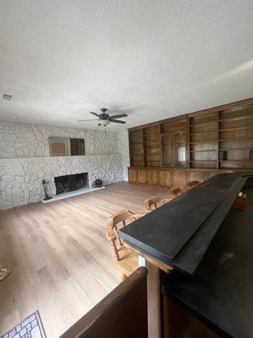 15735 Redondo Dr, Tracy, CA 95304