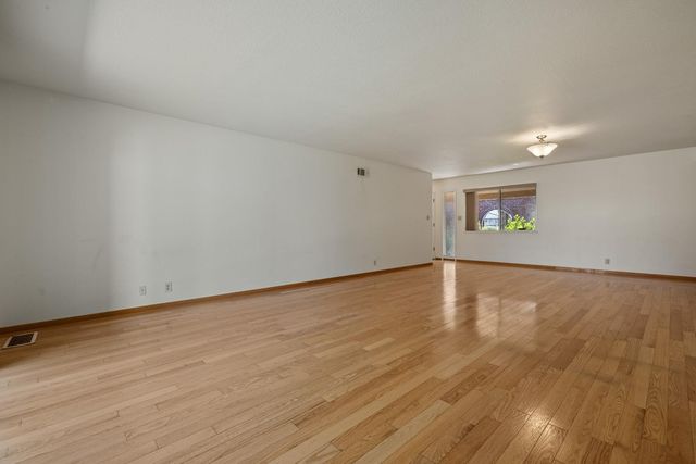 15735 Redondo Dr, Tracy, CA 95304