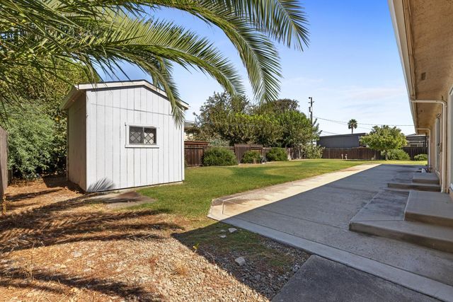 15735 Redondo Dr, Tracy, CA 95304