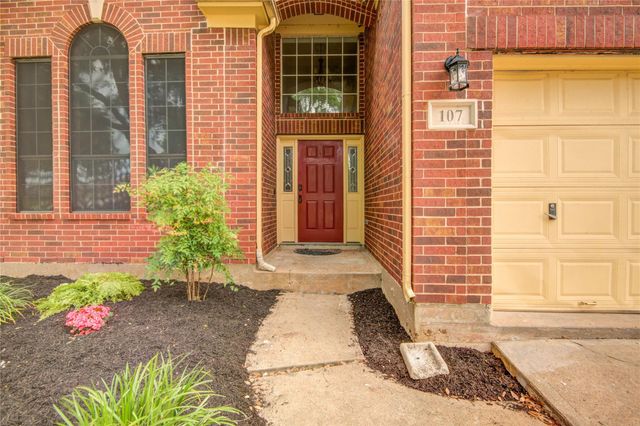 107 Mango Street, Lake Jackson, TX 77566