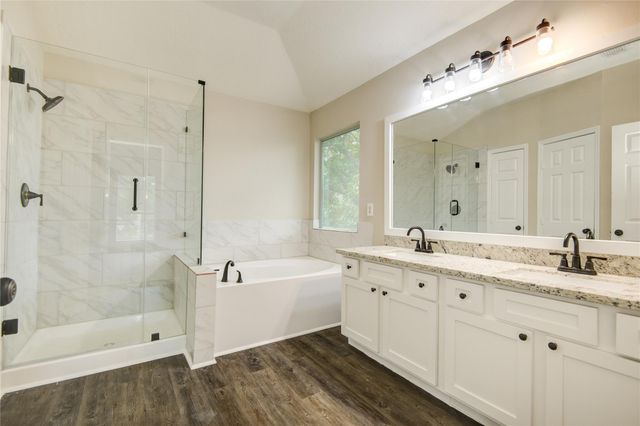 107 Mango Street, Lake Jackson, TX 77566