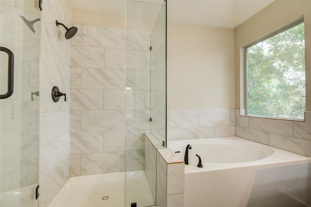 107 Mango Street, Lake Jackson, TX 77566