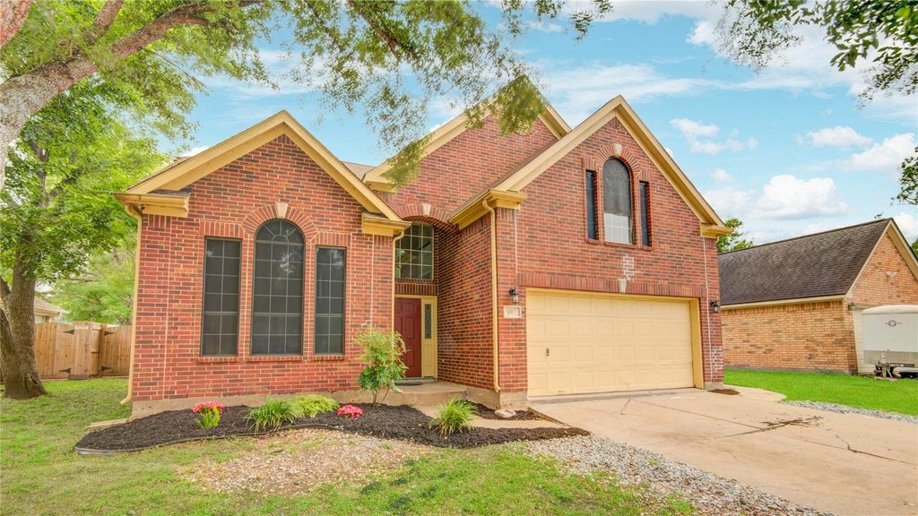 107 Mango Street, Lake Jackson, TX 77566