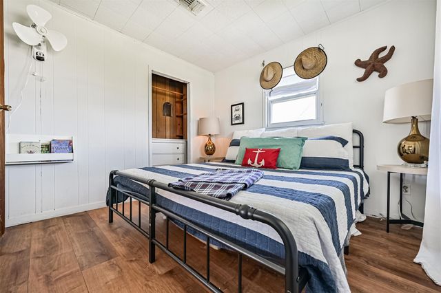 16519 Captain Kidd Road, Jamaica Beach, TX 77554