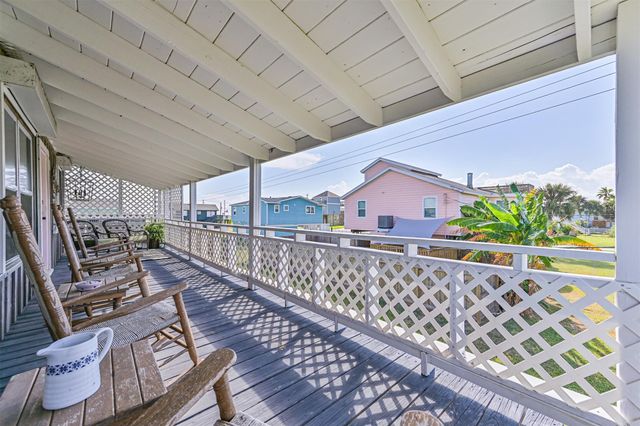 16519 Captain Kidd Road, Jamaica Beach, TX 77554