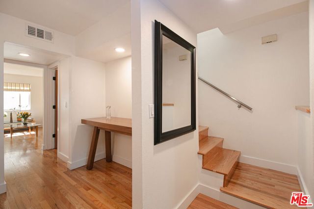 11868 Moorpark Street D, Studio City, CA 91604