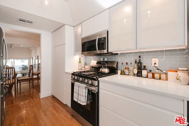 11868 Moorpark Street D, Studio City, CA 91604