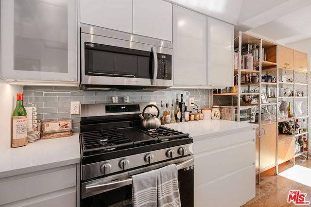 11868 Moorpark Street D, Studio City, CA 91604