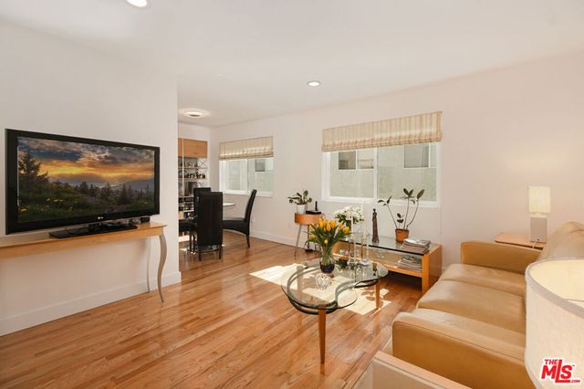 11868 Moorpark Street D, Studio City, CA 91604